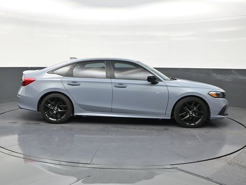 Used 2023 Honda Civic Sport image 6