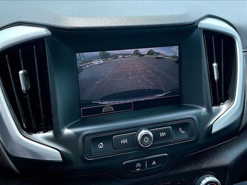 Used 2023 GMC Terrain SLE FWD image 20