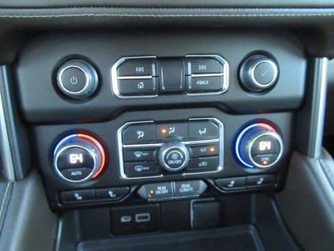 Used 2023 Chevrolet Tahoe LT RWD image 28