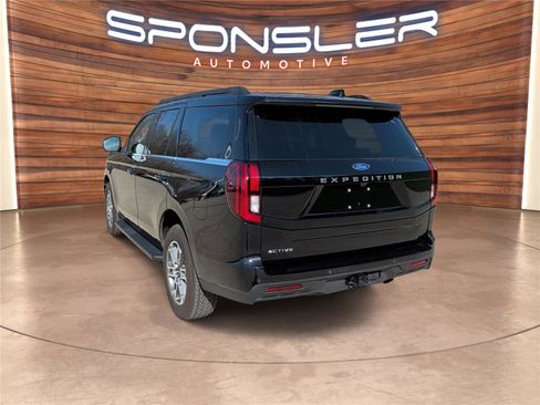 Certified 2025 Ford Expedition Active AWD/4WD image 3