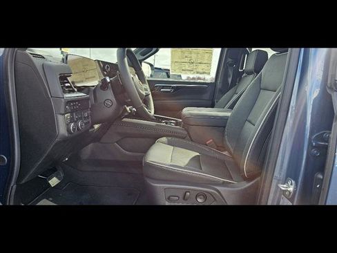 New 2025 Chevrolet Suburban Premier w/ Sun And Tow Package image 15