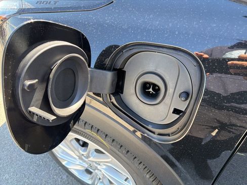 New 2027 Chevrolet Bolt LT w/ Comfort Package FWD image 10