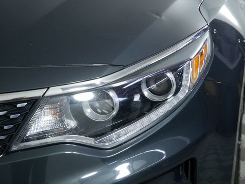 Used 2016 Kia Optima EX w/ Option Group 040 FWD image 12