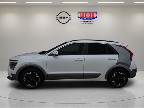 Used 2024 Kia Niro Wave w/ Wave Preserve Package FWD image 5