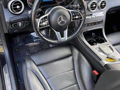 Used 2020 Mercedes-Benz GLC 300 4MATIC w/ Premium Package image 36