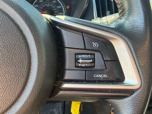 Used 2018 Subaru Crosstrek 2.0i Premium AWD/4WD image 17