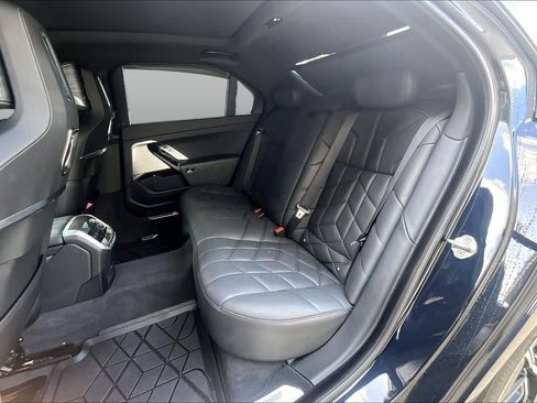 Used 2023 BMW 740i w/ Parking Assistance Package RWD image 17