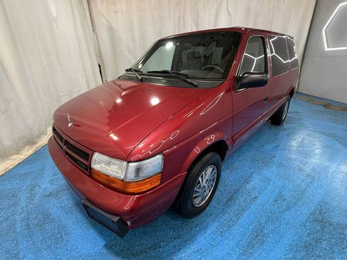 Used 1995 Dodge Caravan Minivan image 4