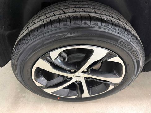 Used 2024 Chevrolet Trax RS FWD image 13