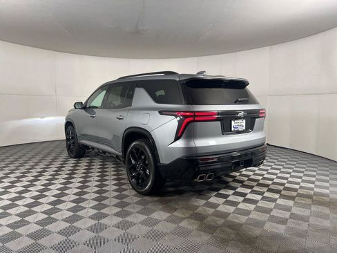 Used 2024 Chevrolet Traverse RS FWD image 5