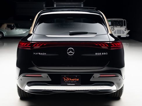 Used 2024 Mercedes-Benz Maybach EQS 680 4MATIC image 28