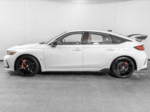 Used 2024 Honda Civic Type R image 3