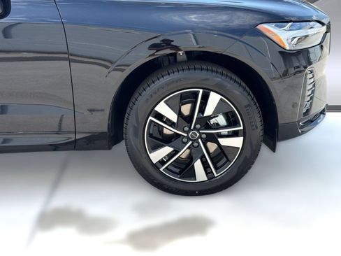 New 2026 Volvo XC60 B5 Core w/ Climate Package AWD/4WD image 12