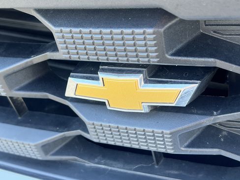 Used 2025 Chevrolet Silverado 1500 W/T image 8