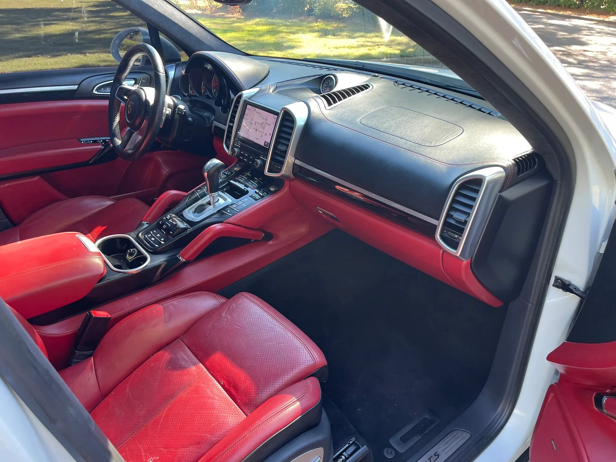 Used 2017 Porsche Cayenne GTS AWD/4WD image 14