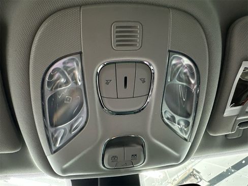 Used 2022 Jeep Compass Limited w/ Sun and Sound Group image 32