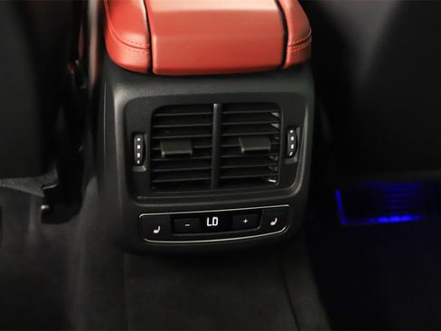 Used 2024 Audi e-tron GT Prestige image 22