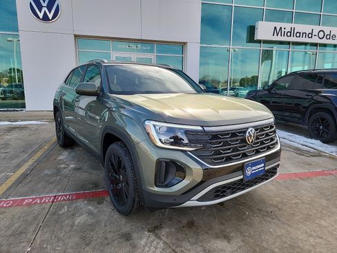 New 2026 Volkswagen Atlas Cross Sport SE image 1