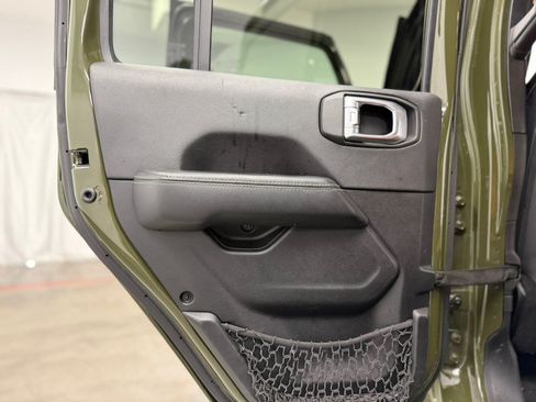 Used 2021 Jeep Wrangler Unlimited Sahara w/ Uconnect 4C Nav & Sound Group AWD/4WD image 34