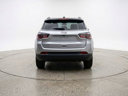 Used 2025 Jeep Compass Limited image 7