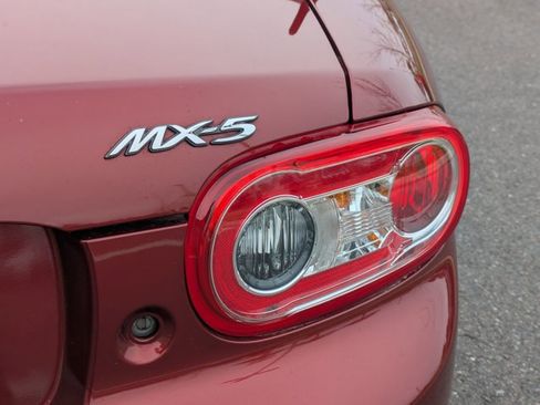 Used 2012 MAZDA MX-5 Miata Touring w/ Suspension Pkg image 8
