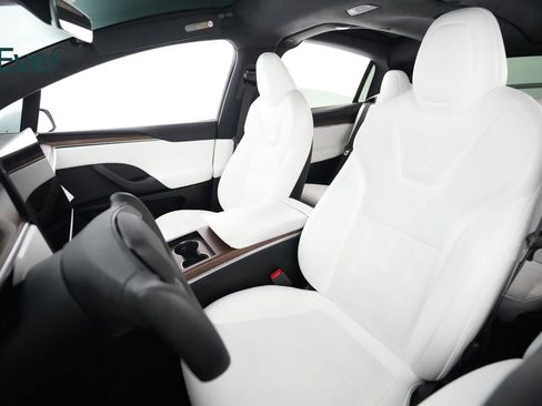 Used 2023 Tesla Model X AWD/4WD image 4