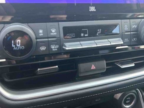 Used 2024 Toyota Grand Highlander AWD image 24