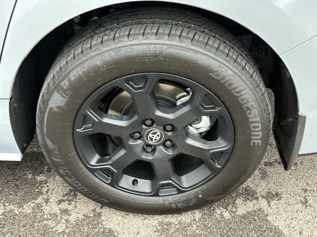 Used 2026 Toyota Sienna XLE Woodland Edition AWD/4WD image 5