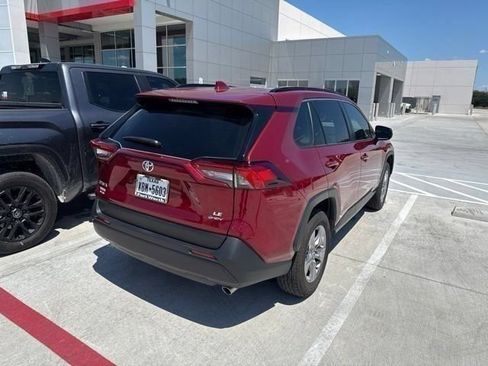 Used 2025 Toyota RAV4 LE AWD/4WD image 8