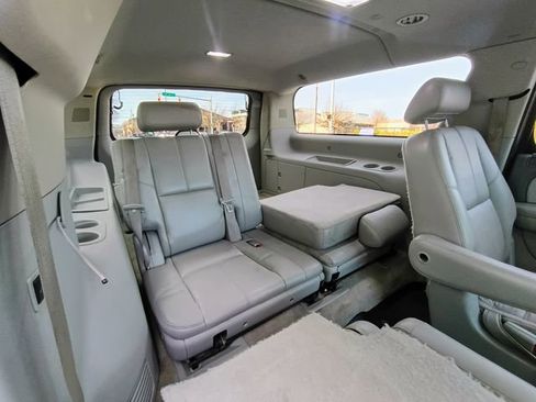 Used 2007 Chevrolet Suburban 2500 LT w/ LT Preferred Equipment Group image 53