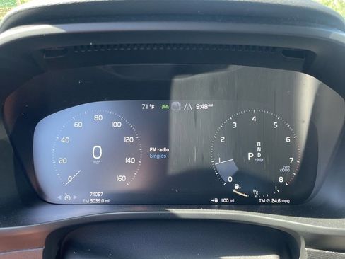Used 2021 Volvo XC40 T5 Momentum AWD/4WD image 17