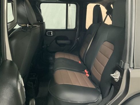Used 2018 Jeep Wrangler Unlimited Sport AWD/4WD image 18