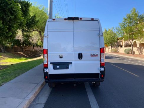 Used 2022 RAM ProMaster 2500 w/ Convenience Group FWD image 9