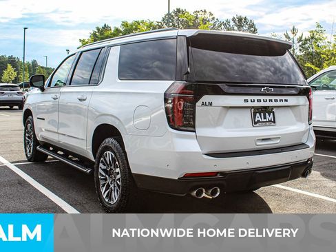 Used 2025 Chevrolet Suburban Z71 AWD/4WD image 5