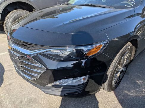 Used 2023 Chevrolet Malibu LT image 2