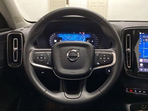 Used 2025 Volvo XC40 B5 Plus AWD/4WD image 13