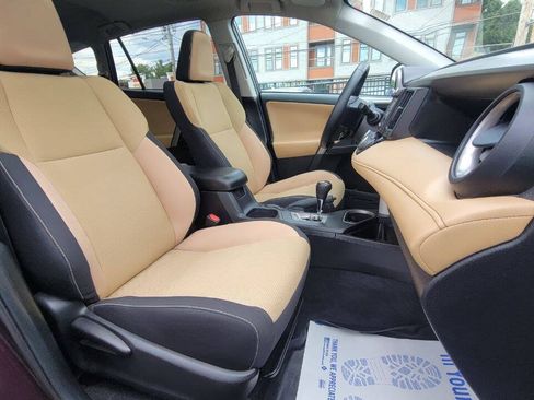 Used 2018 Toyota RAV4 XLE AWD/4WD image 21