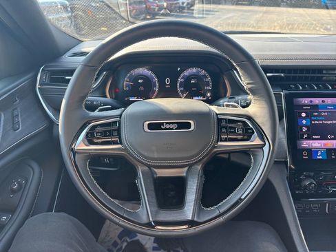 New 2025 Jeep Grand Cherokee Overland w/ Adv Protech Group III AWD/4WD image 15