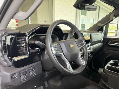 Certified 2026 Chevrolet Silverado 2500 LT AWD/4WD image 11