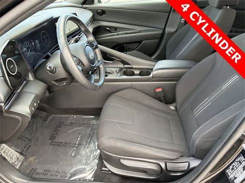 Certified 2025 Hyundai Elantra SEL image 5