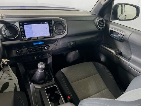 Certified 2022 Toyota Tacoma TRD Off-Road image 21