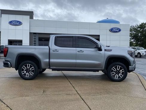 Used 2024 GMC Sierra 1500 AT4 w/ Technology Package AWD/4WD image 2