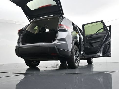 Used 2024 Nissan Rogue SV AWD/4WD image 36