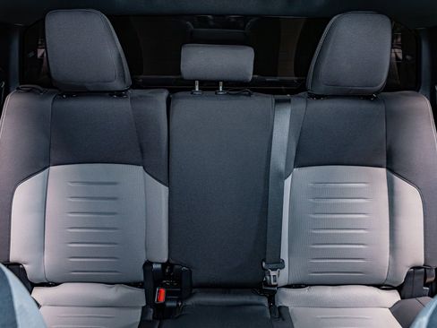 Used 2025 Toyota Tacoma TRD Off-Road image 24