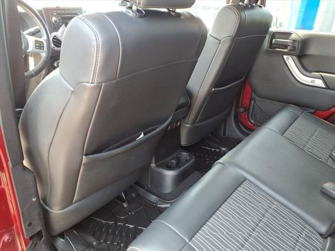 Used 2012 Jeep Wrangler Unlimited Sport AWD/4WD image 15