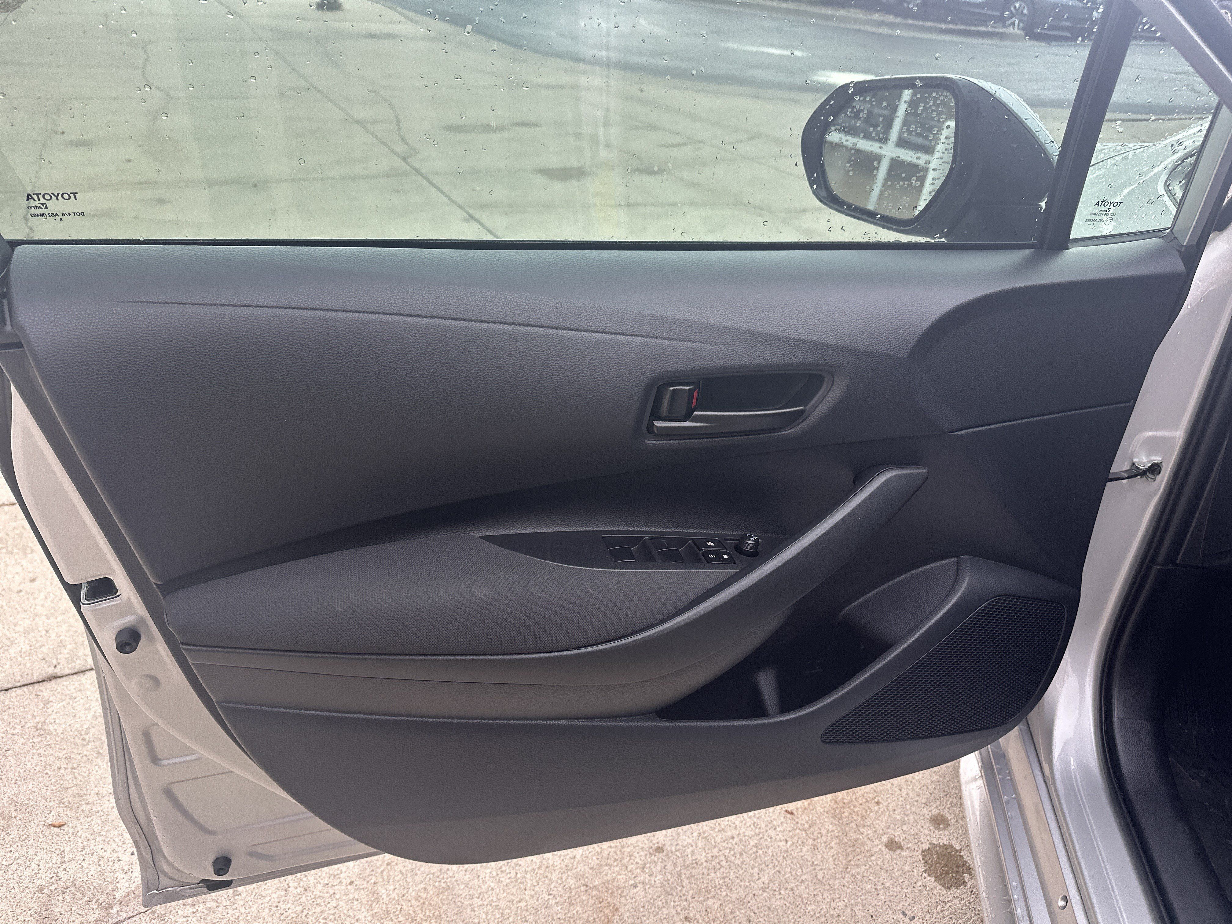 Used 2026 Toyota Corolla LE FWD image 13