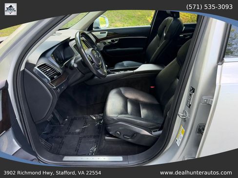 Used 2016 Volvo XC90 T6 Momentum w/ Momentum Plus Package AWD/4WD image 29