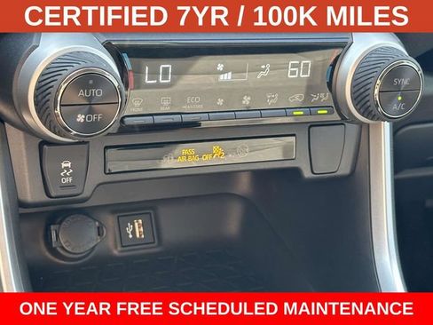 Used 2025 Toyota RAV4 XLE AWD/4WD image 22