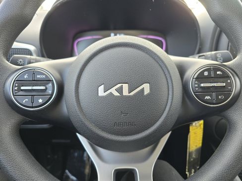 Used 2023 Kia Soul LX image 24