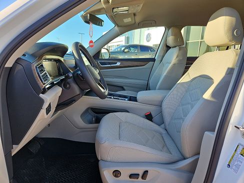 New 2026 Volkswagen Atlas SE image 10
